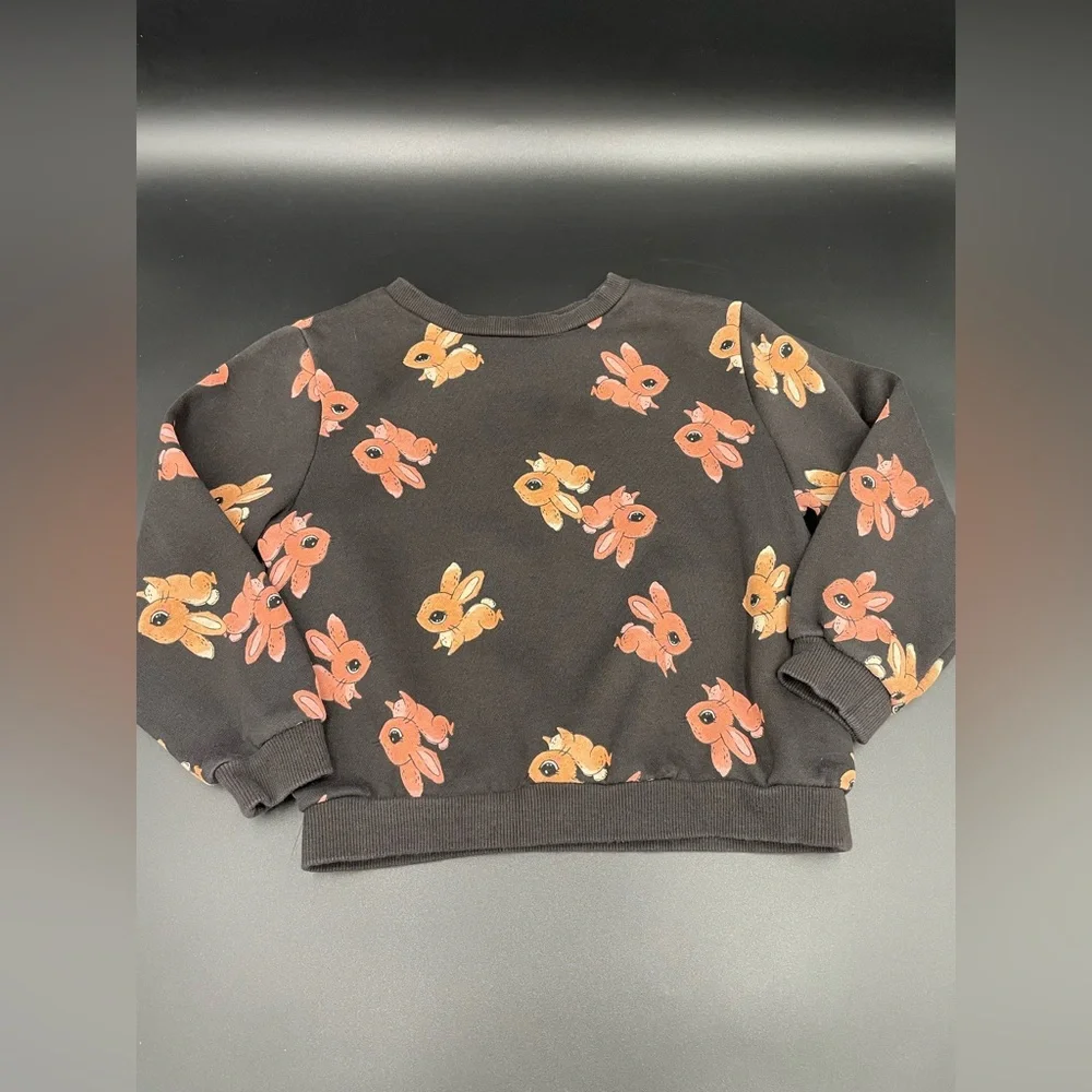 Girls H&M grey size 5T- 6 bunny themed sweater